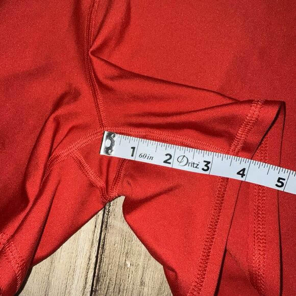 Under Armour Compression Shorts Women’s Size XS Mid Rise 4 Inch Shorty, Red - Picture 8 of 8